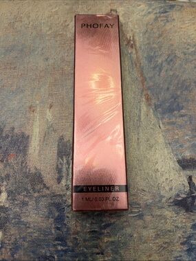 PHOFAY Eyeliner in Rose Metallic Packaging
